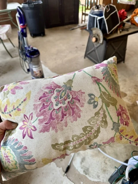 Patterned cushion after cleaning